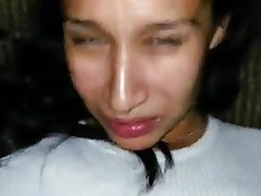 Brunette herättää itse
