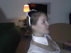 Oikealla pöydällä paritella